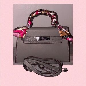 New Listing!!!
Chic Gray Mini Bag with Patterned Handle